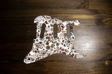 Load image into Gallery viewer, White Willie-Paisley Strat Pickguard by Carmedon
